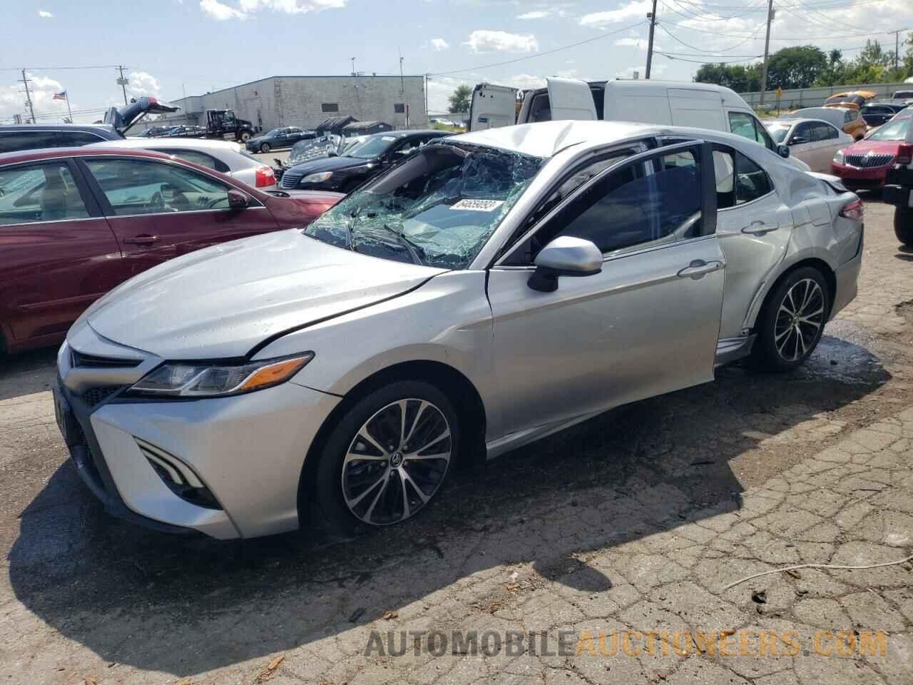 4T1B11HK2JU115447 TOYOTA CAMRY 2018