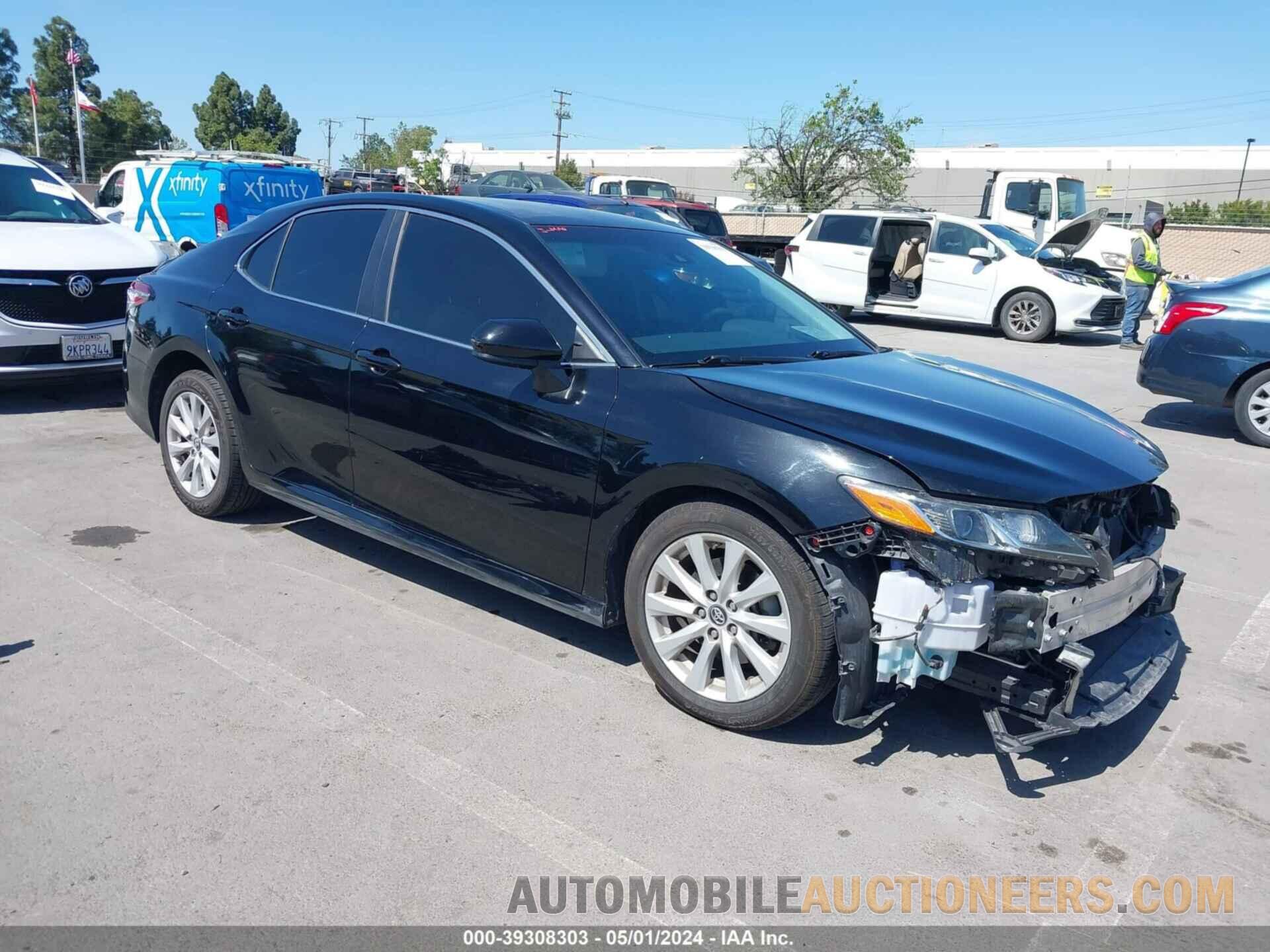 4T1B11HK2JU119191 TOYOTA CAMRY 2018