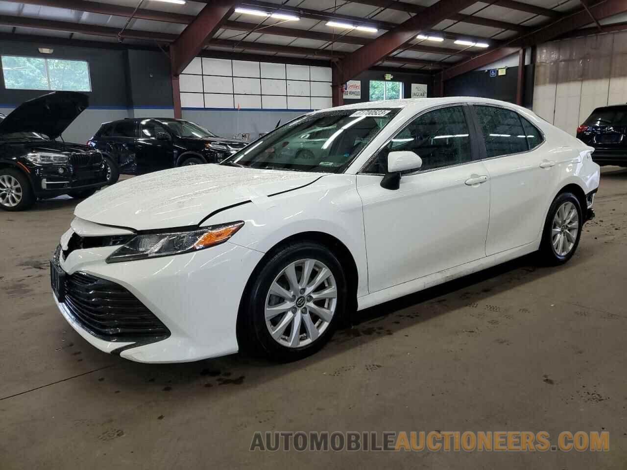 4T1B11HK2JU121667 TOYOTA CAMRY 2018