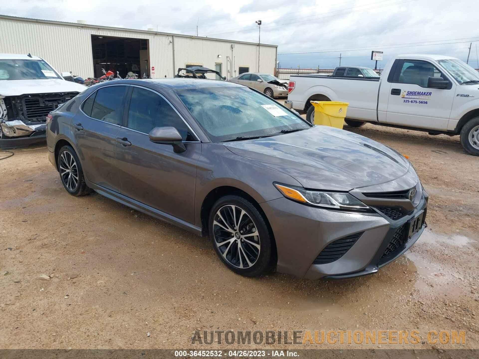 4T1B11HK2JU121670 TOYOTA CAMRY 2018