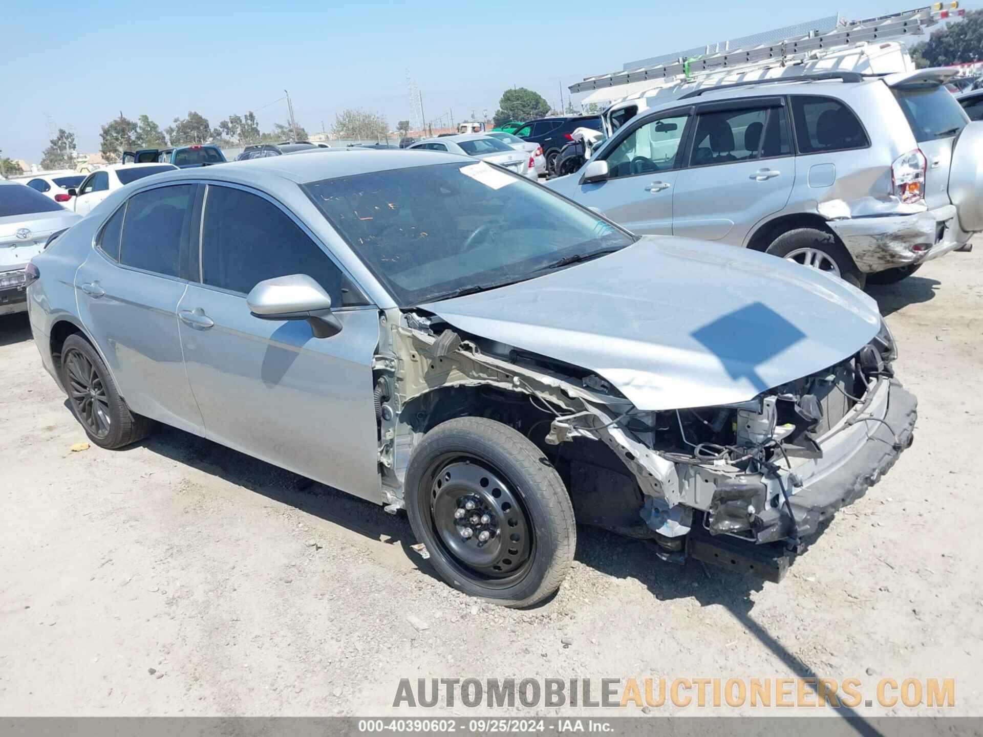 4T1B11HK2JU125850 TOYOTA CAMRY 2018