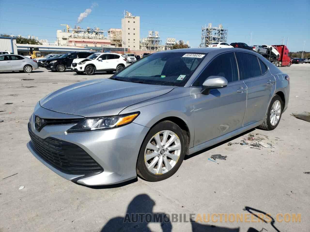 4T1B11HK2JU128473 TOYOTA CAMRY 2018