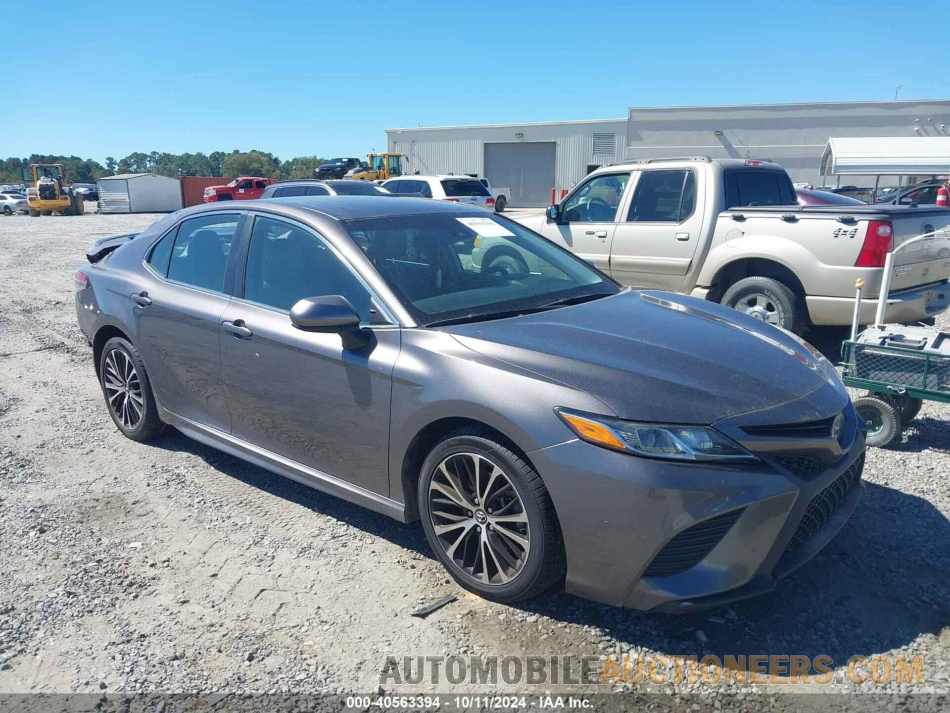 4T1B11HK2JU129929 TOYOTA CAMRY 2018