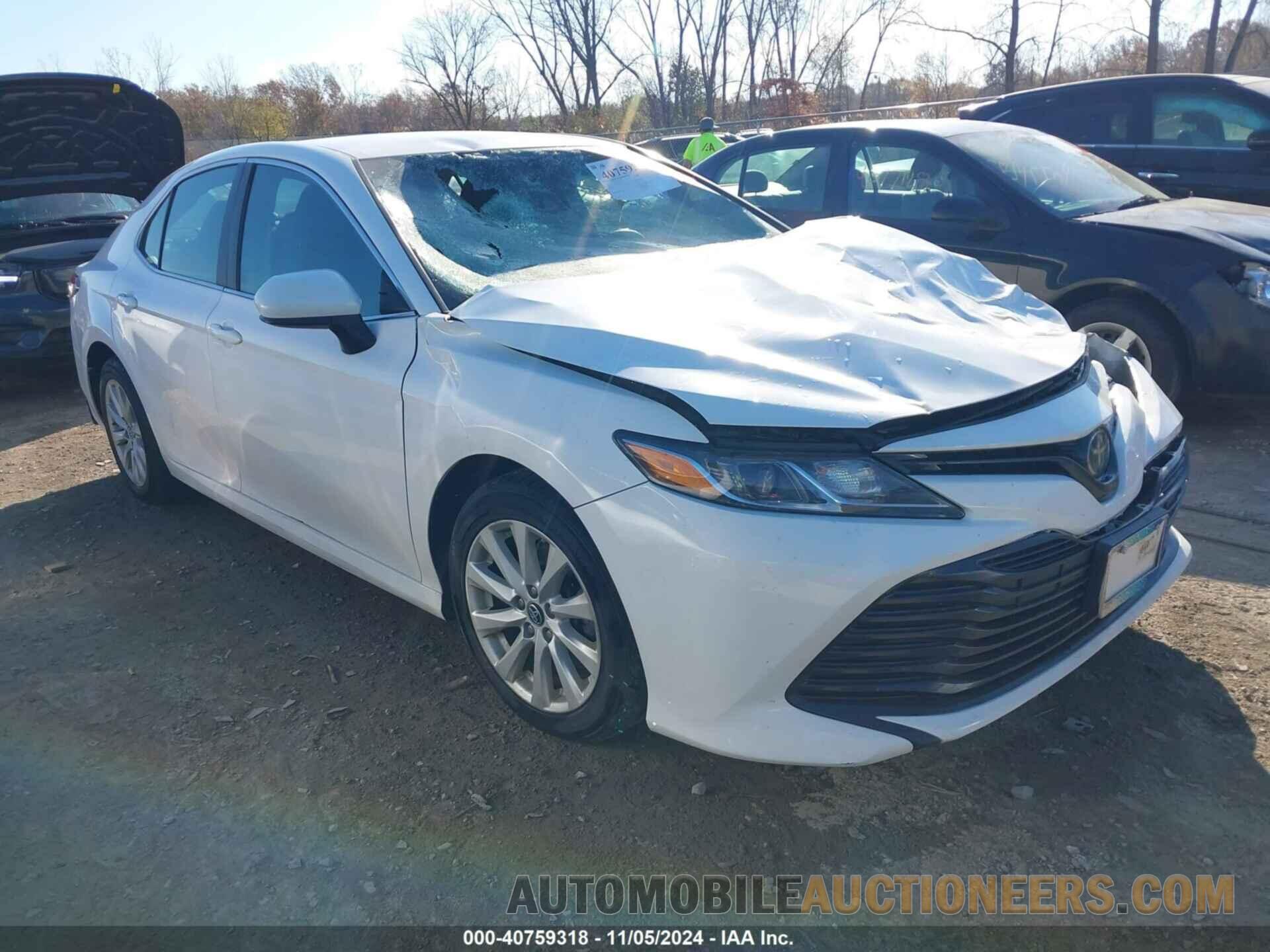 4T1B11HK2JU131566 TOYOTA CAMRY 2018