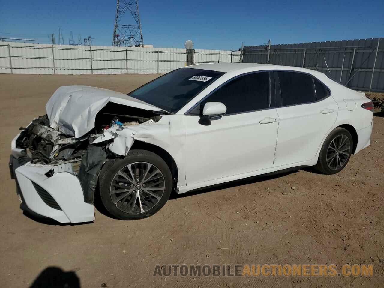 4T1B11HK2JU132121 TOYOTA CAMRY 2018