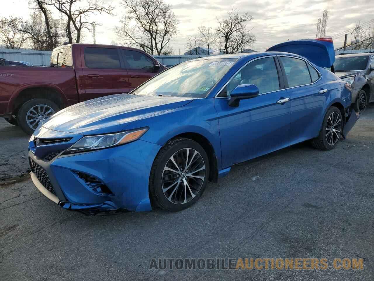 4T1B11HK2JU133463 TOYOTA CAMRY 2018