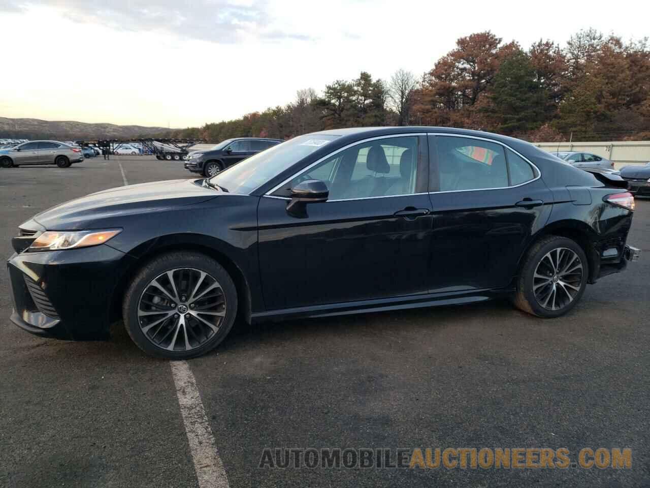 4T1B11HK2JU134161 TOYOTA CAMRY 2018