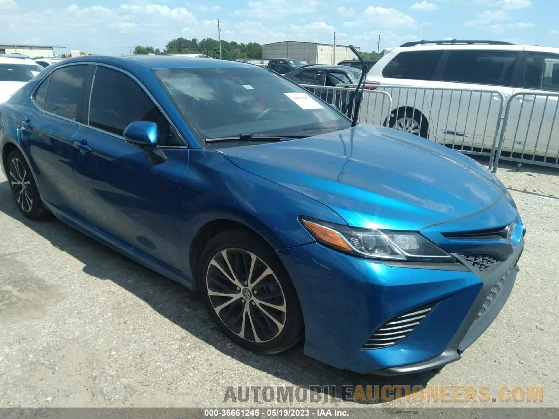 4T1B11HK2JU134838 TOYOTA CAMRY 2018