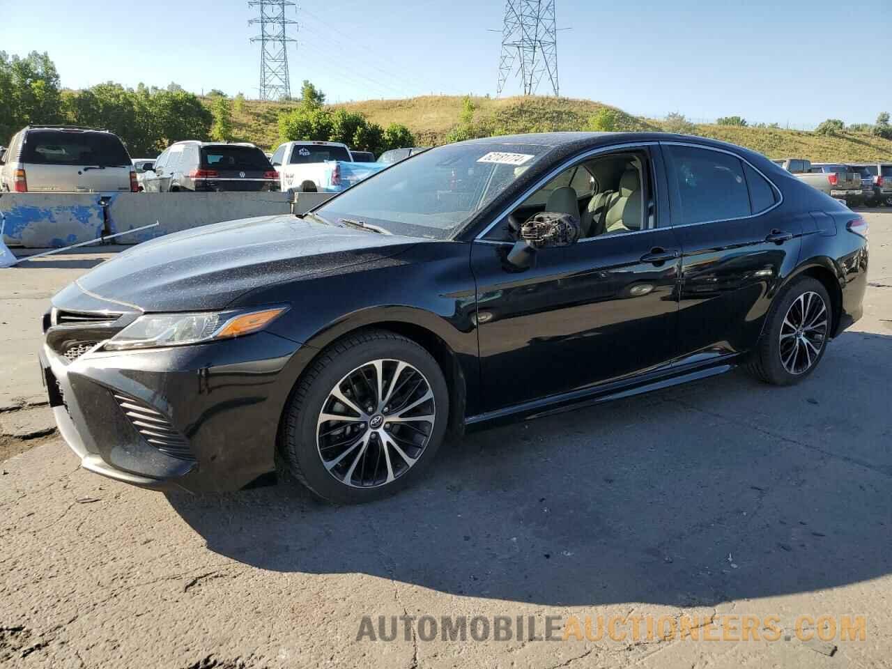 4T1B11HK2JU135049 TOYOTA CAMRY 2018