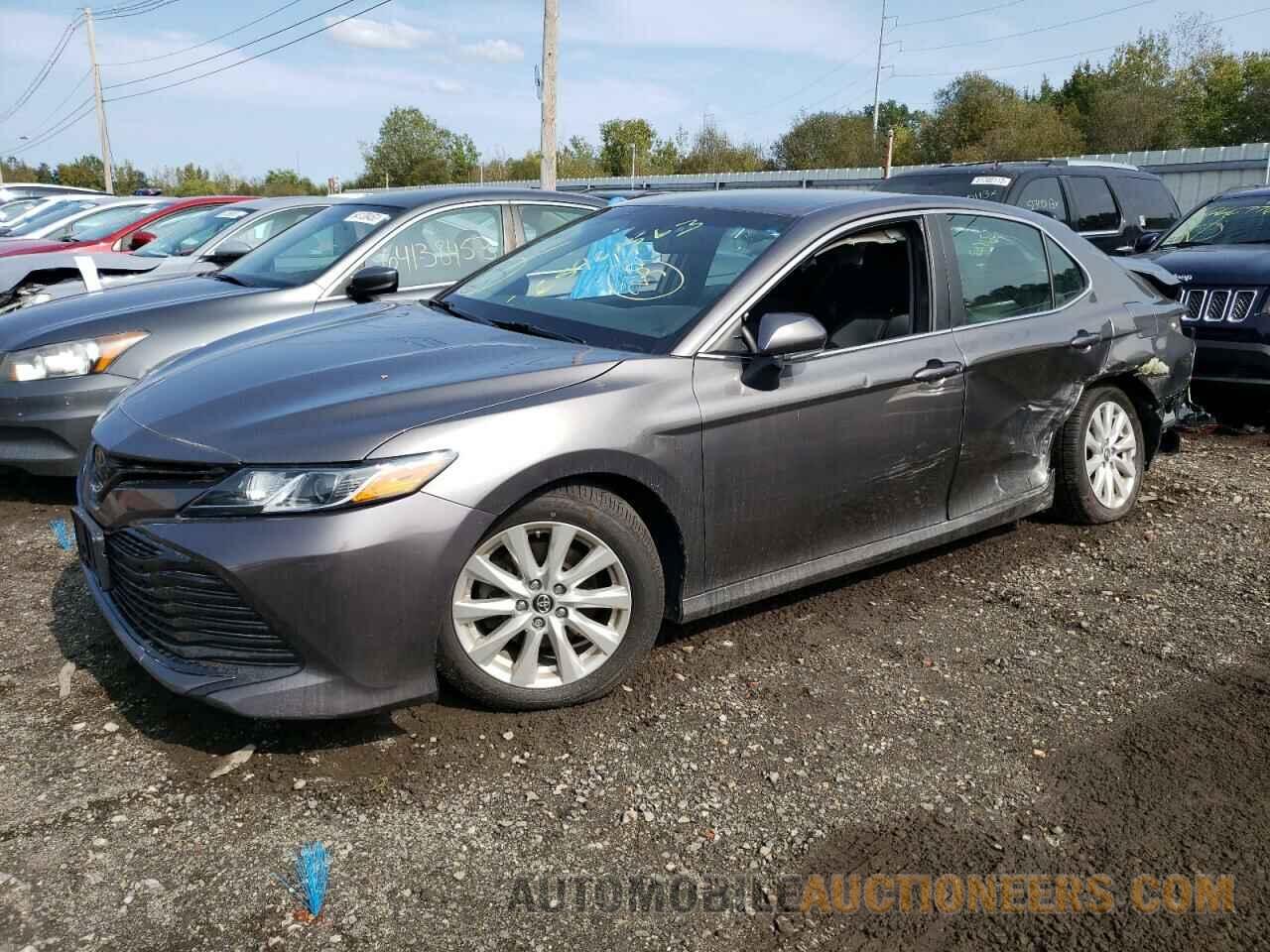 4T1B11HK2JU137108 TOYOTA CAMRY 2018