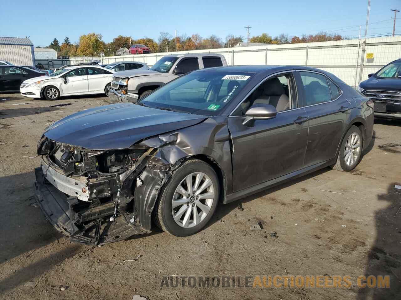 4T1B11HK2JU138954 TOYOTA CAMRY 2018