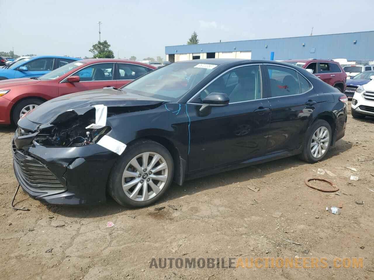 4T1B11HK2JU139120 TOYOTA CAMRY 2018