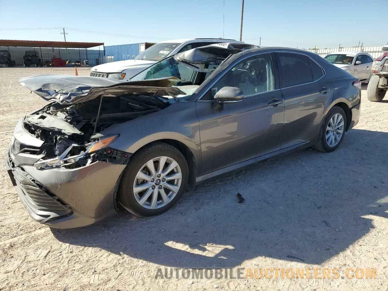 4T1B11HK2JU139571 TOYOTA CAMRY 2018