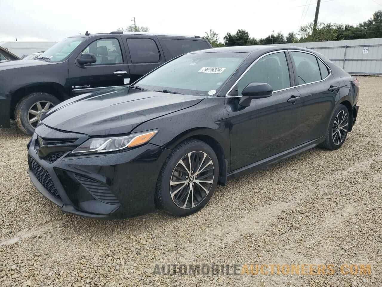 4T1B11HK2JU140848 TOYOTA CAMRY 2018