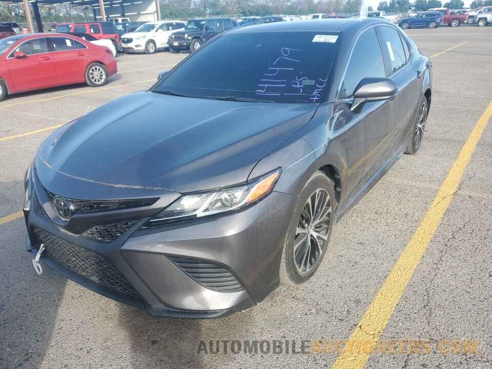 4T1B11HK2JU141479 Toyota Camry 2018