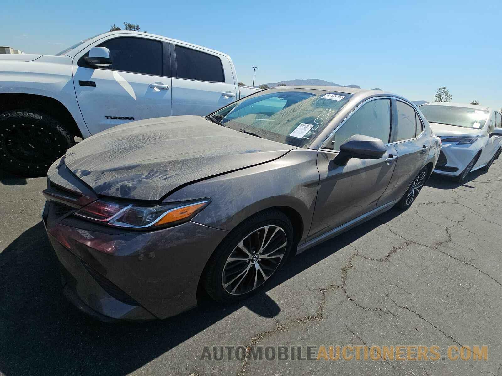 4T1B11HK2JU142034 Toyota Camry 2018