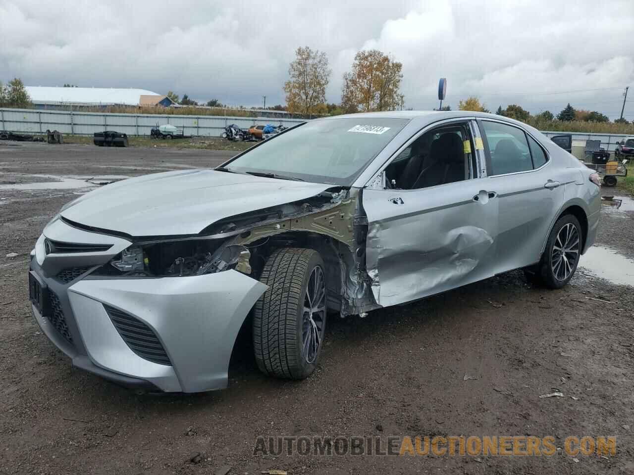 4T1B11HK2JU142471 TOYOTA CAMRY 2018