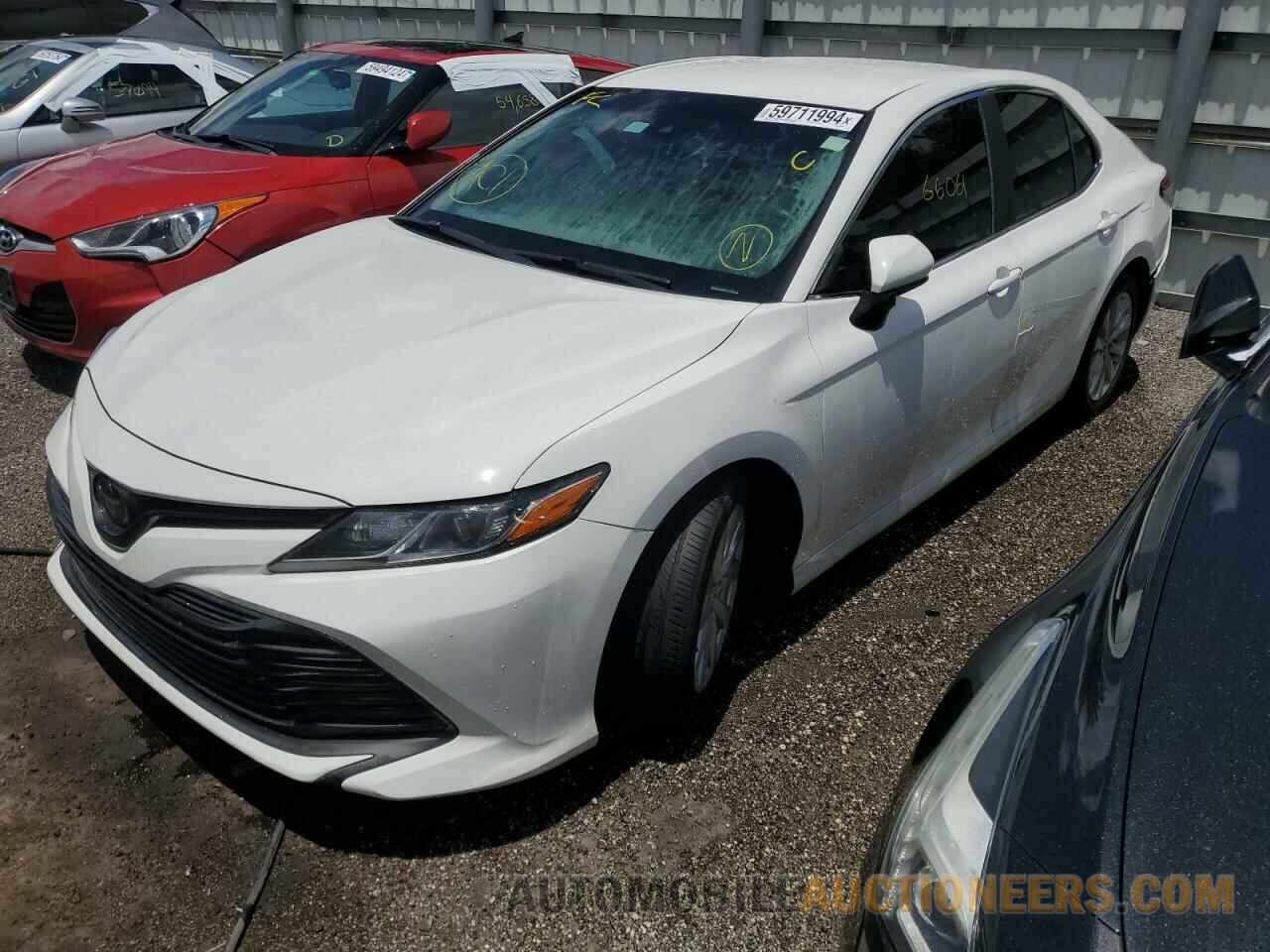 4T1B11HK2JU142499 TOYOTA CAMRY 2018