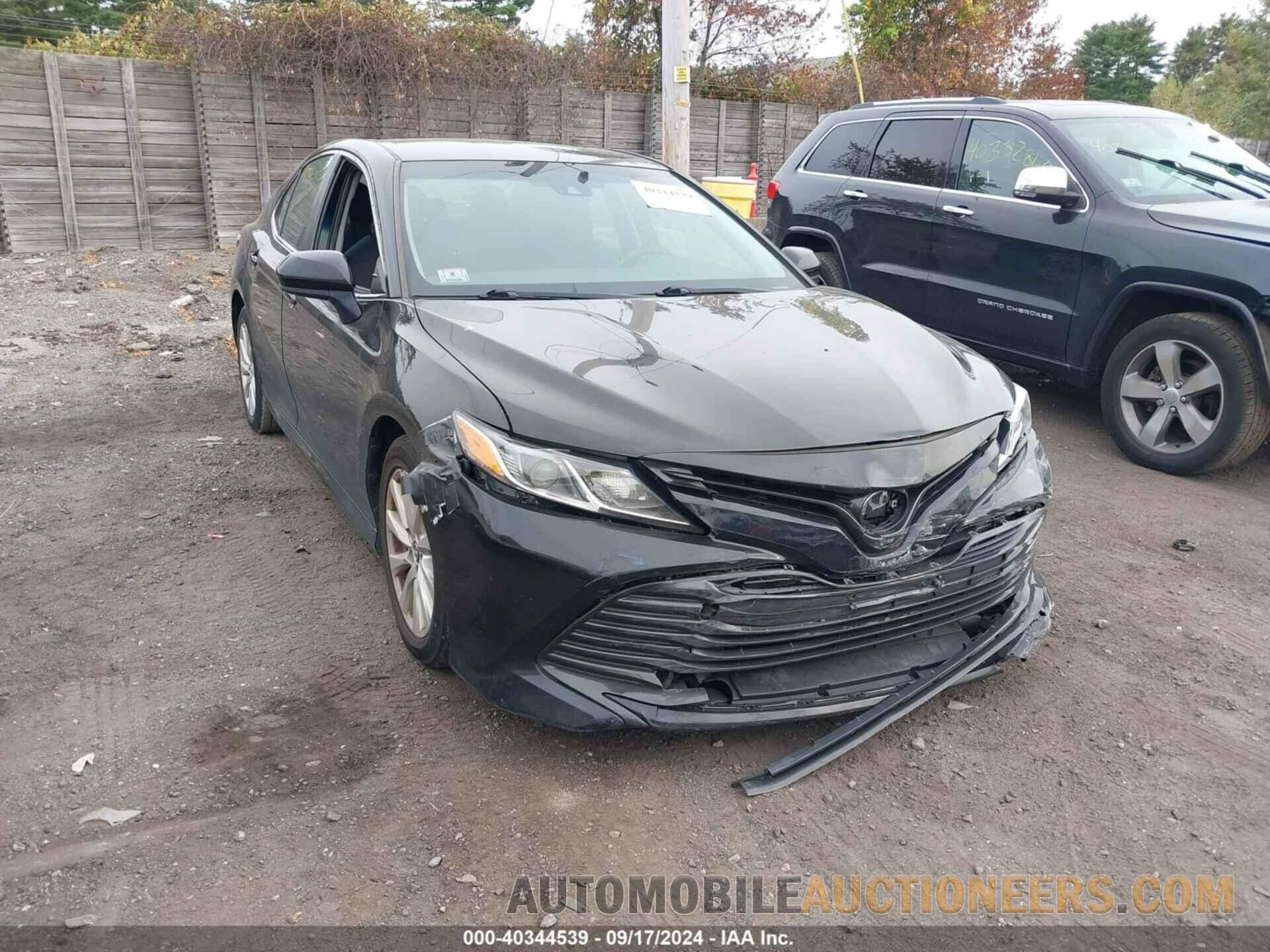 4T1B11HK2JU142843 TOYOTA CAMRY 2018