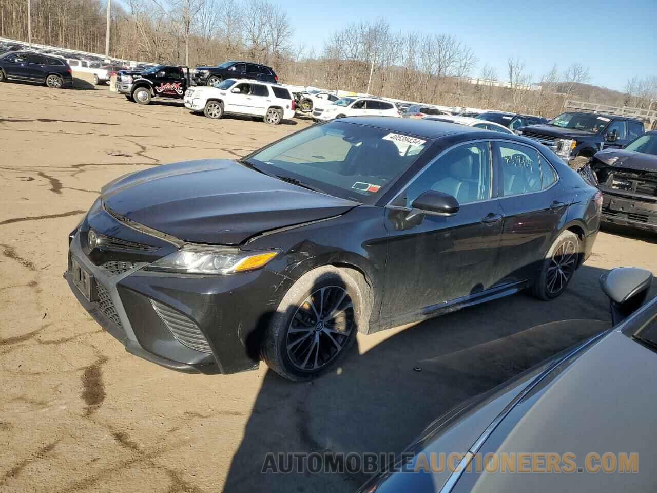 4T1B11HK2JU143474 TOYOTA CAMRY 2018