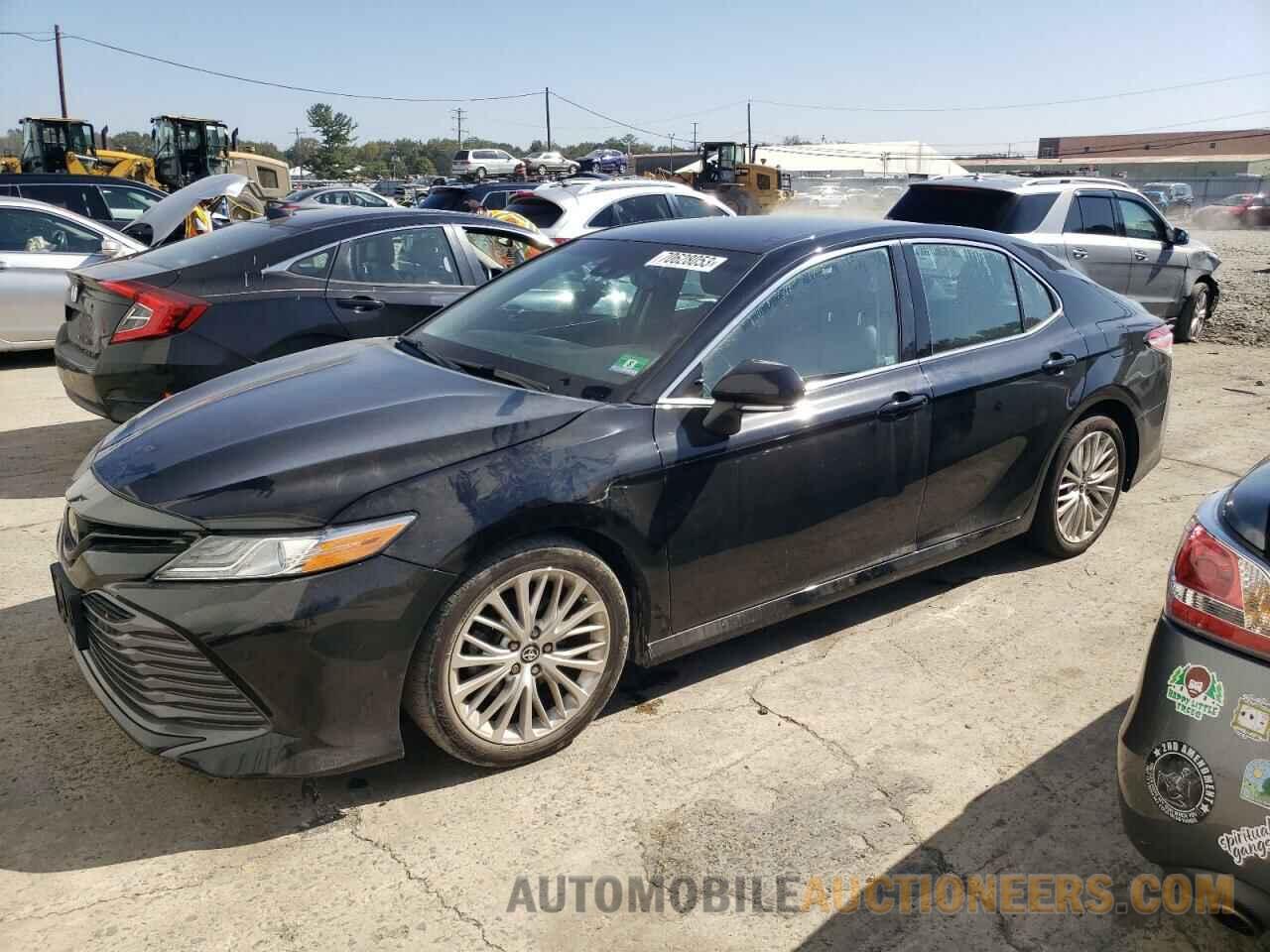 4T1B11HK2JU145533 TOYOTA CAMRY 2018