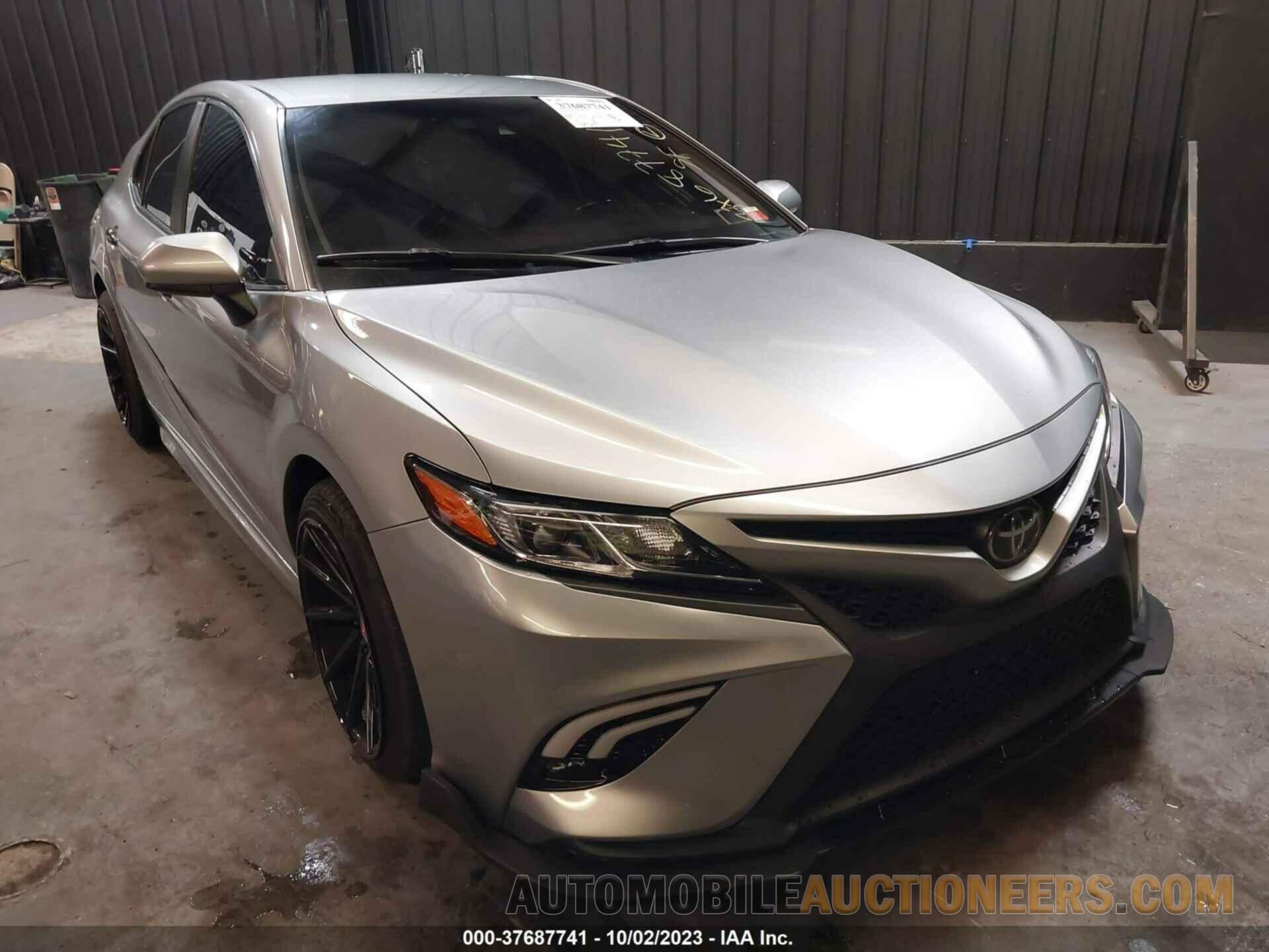 4T1B11HK2JU149386 TOYOTA CAMRY 2018