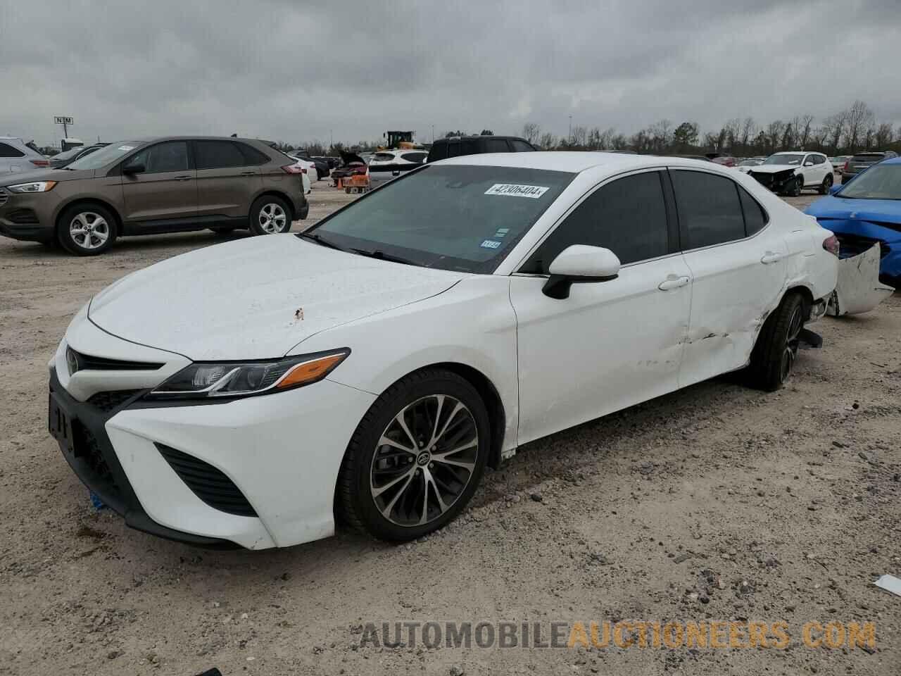 4T1B11HK2JU149632 TOYOTA CAMRY 2018