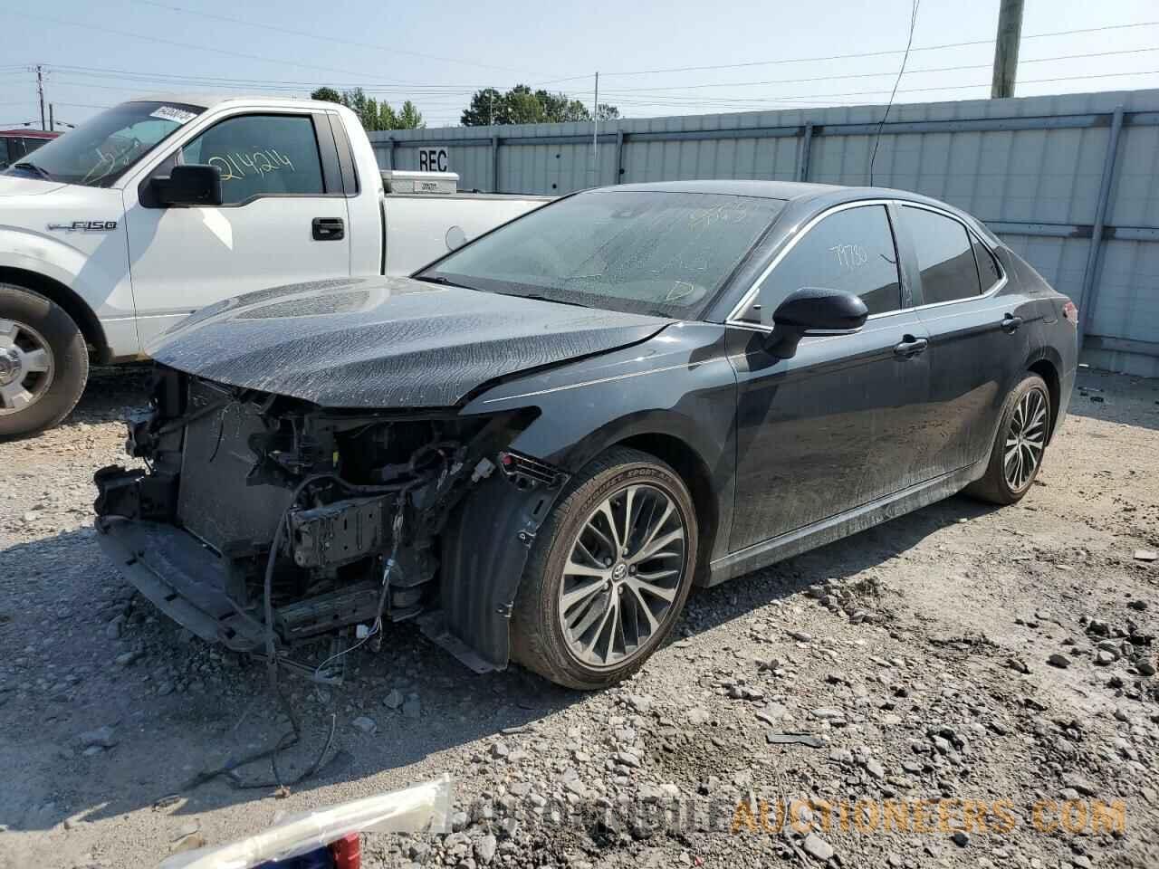 4T1B11HK2JU149761 TOYOTA CAMRY 2018