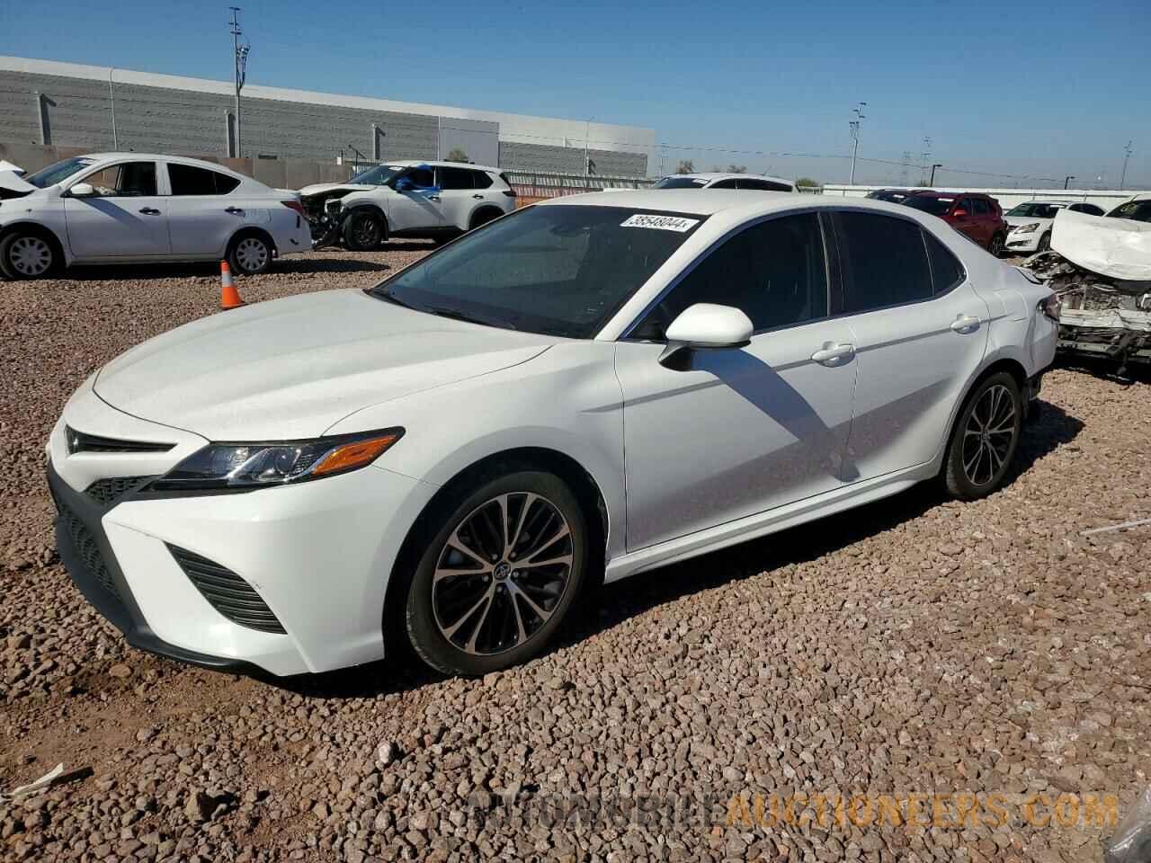 4T1B11HK2JU151168 TOYOTA CAMRY 2018