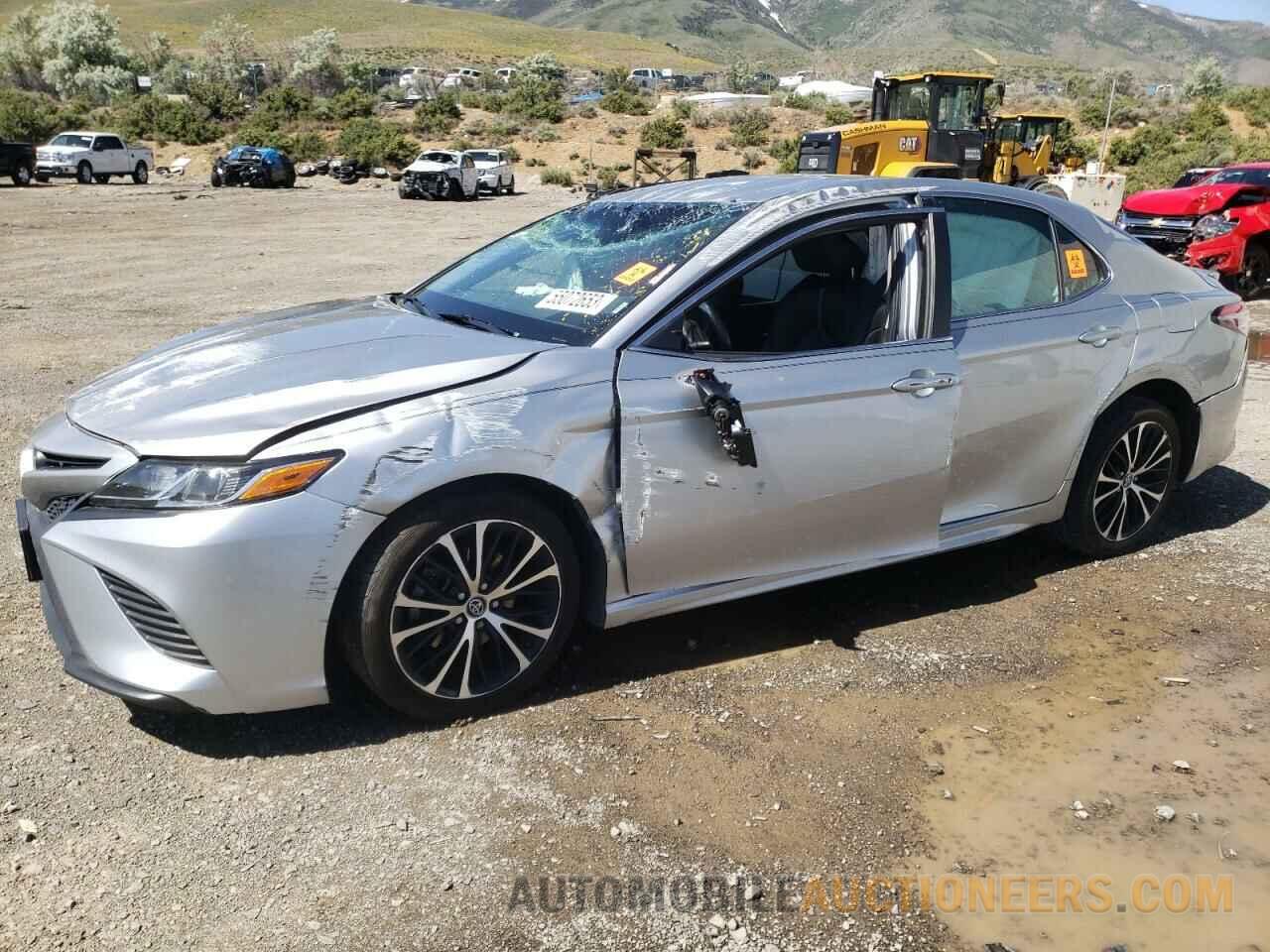 4T1B11HK2JU151932 TOYOTA CAMRY 2018