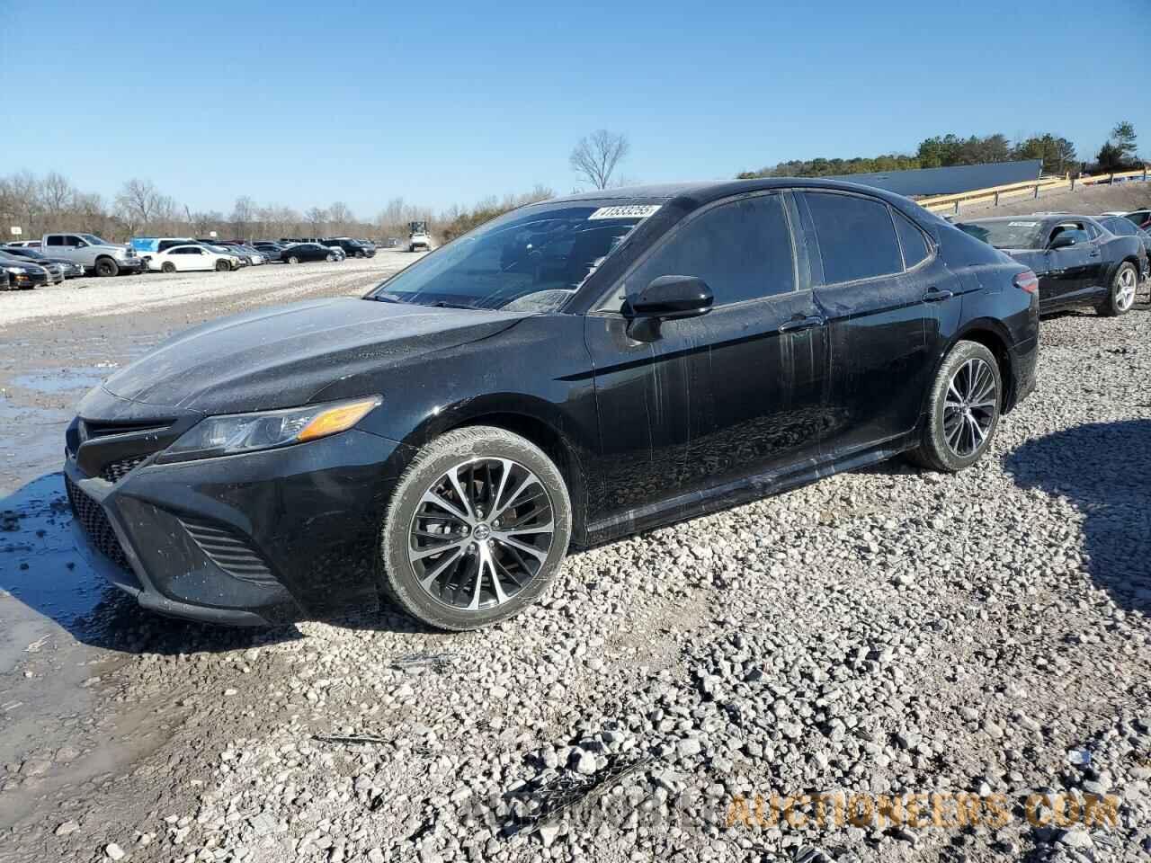 4T1B11HK2JU152188 TOYOTA CAMRY 2018