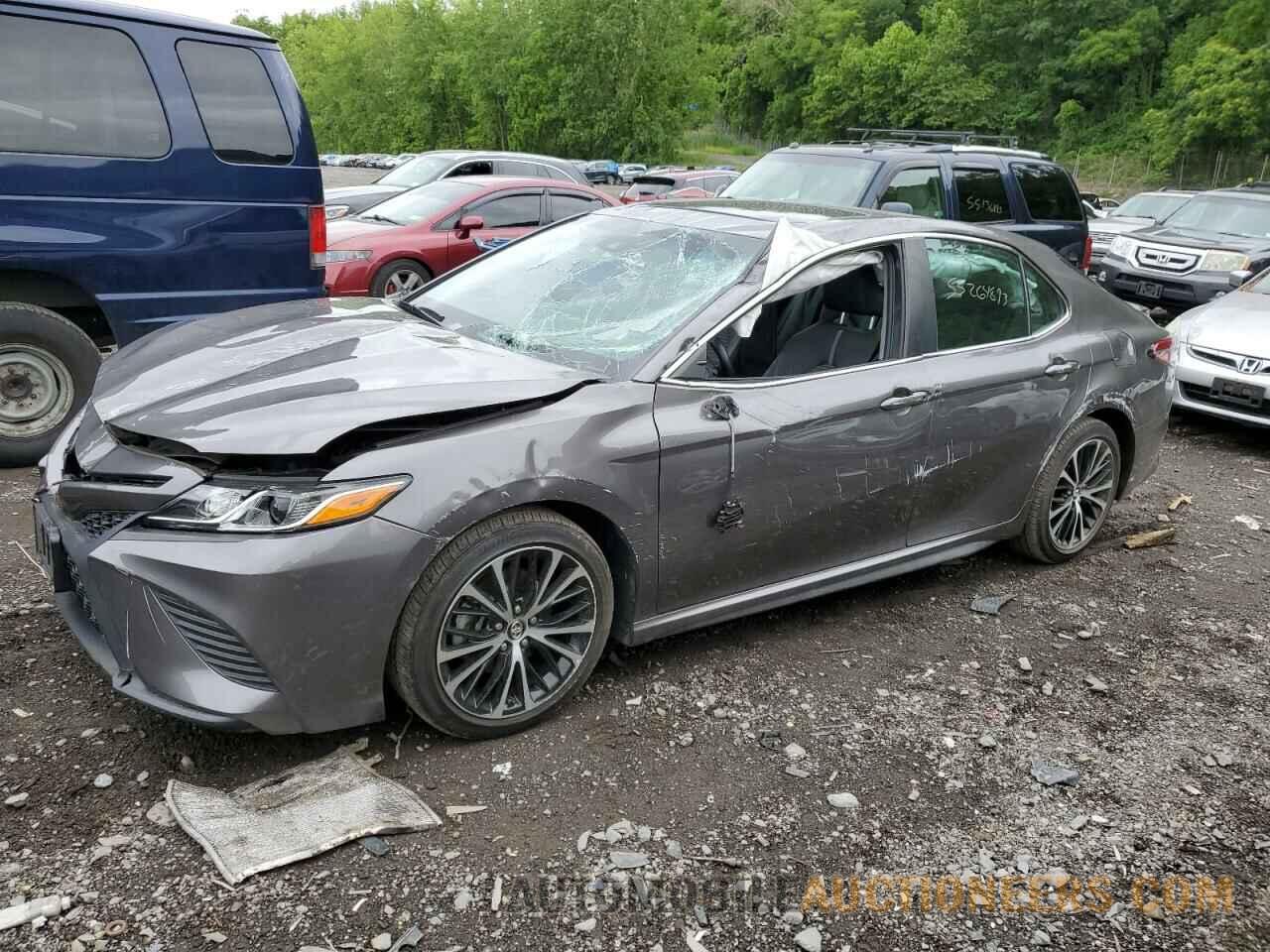 4T1B11HK2JU155480 TOYOTA CAMRY 2018