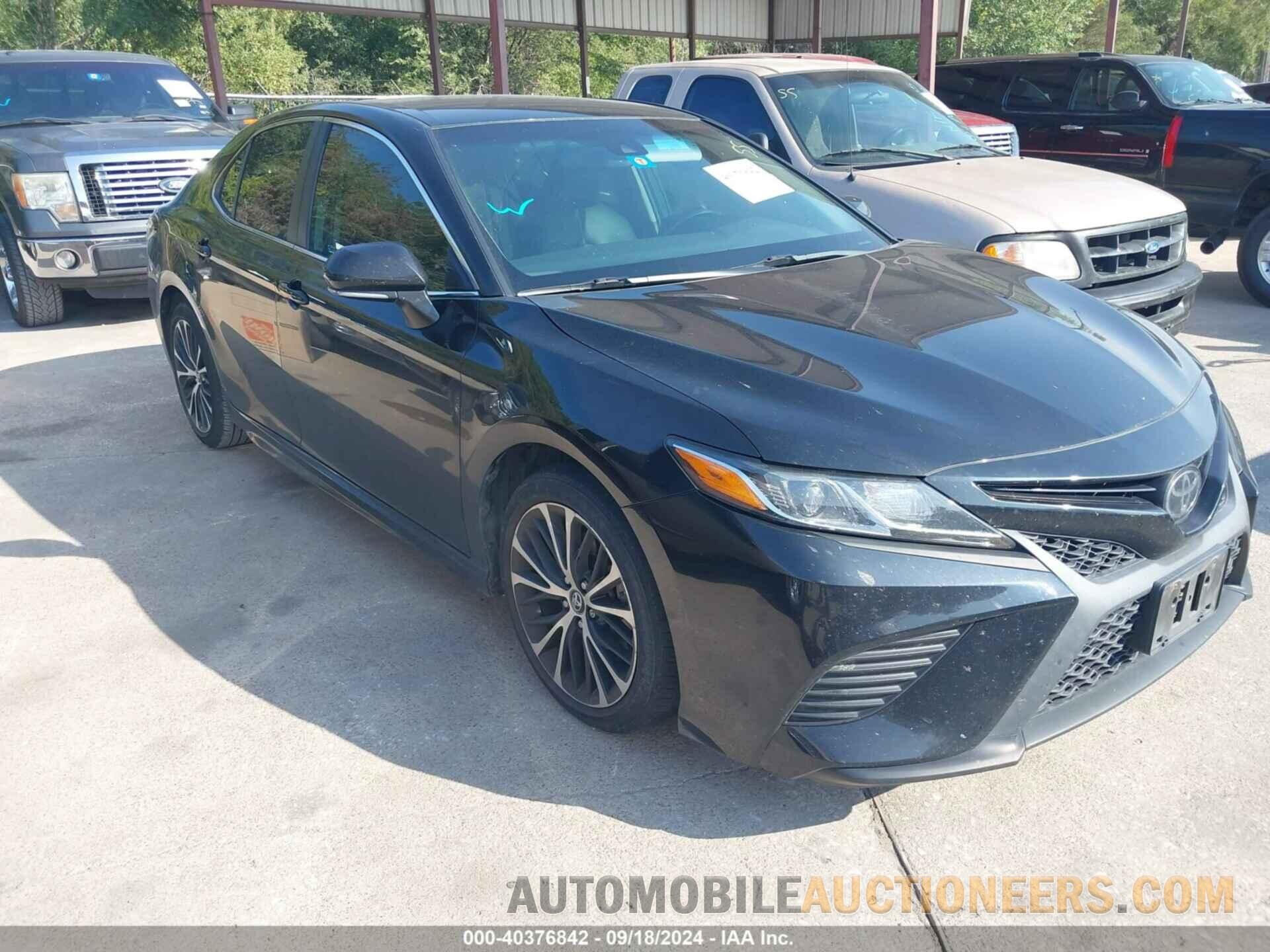 4T1B11HK2JU156712 TOYOTA CAMRY 2018