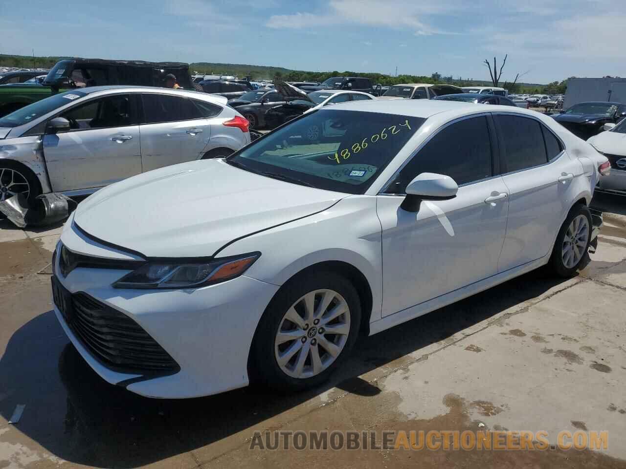 4T1B11HK2JU157407 TOYOTA CAMRY 2018