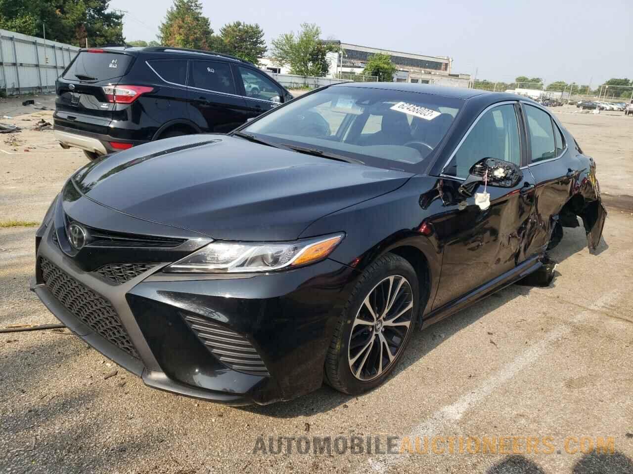 4T1B11HK2JU157875 TOYOTA CAMRY 2018