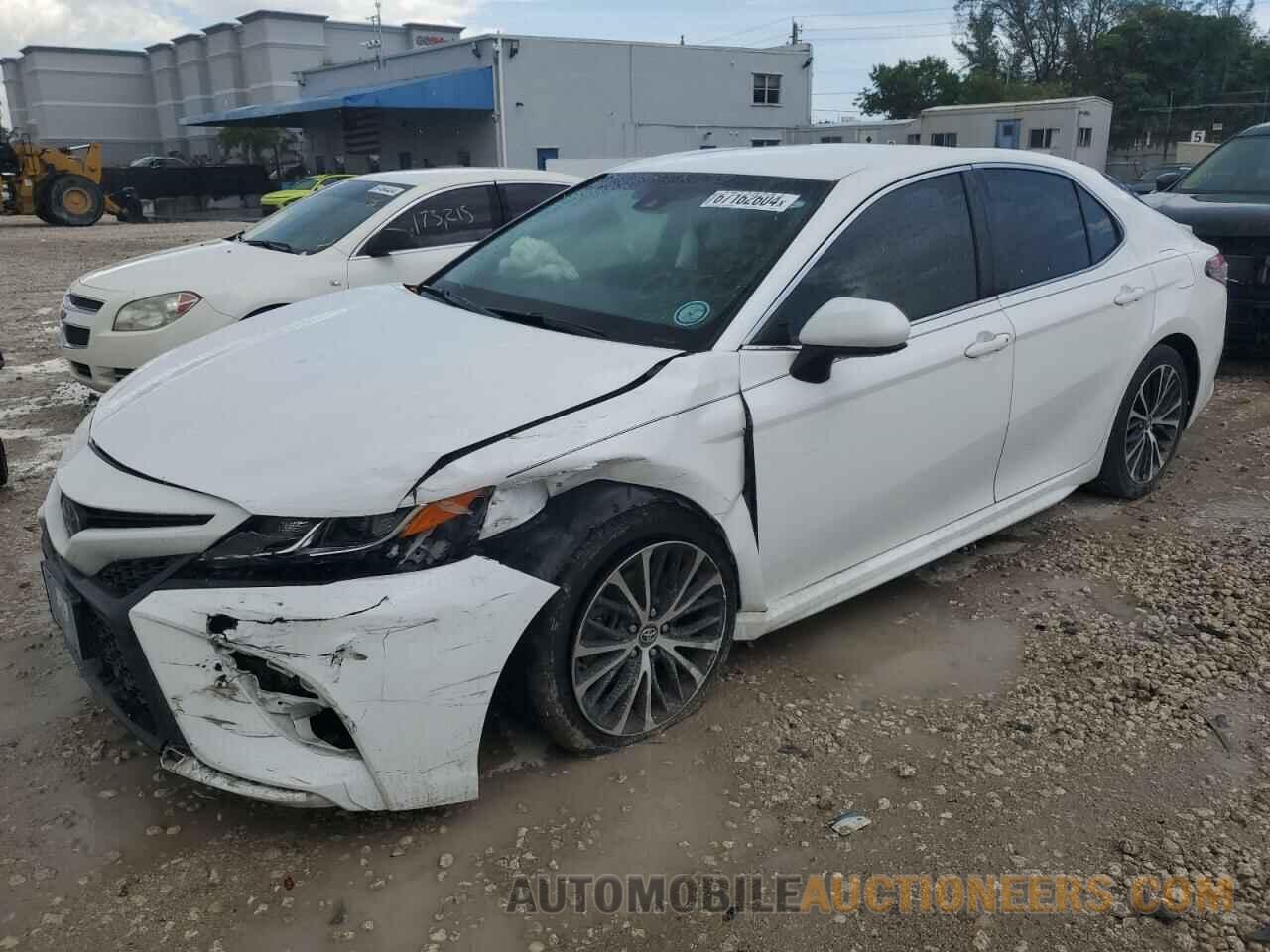 4T1B11HK2JU159223 TOYOTA CAMRY 2018