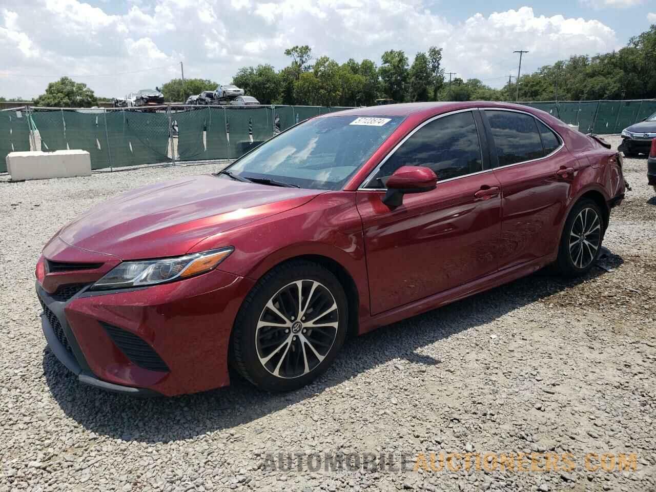 4T1B11HK2JU500717 TOYOTA CAMRY 2018