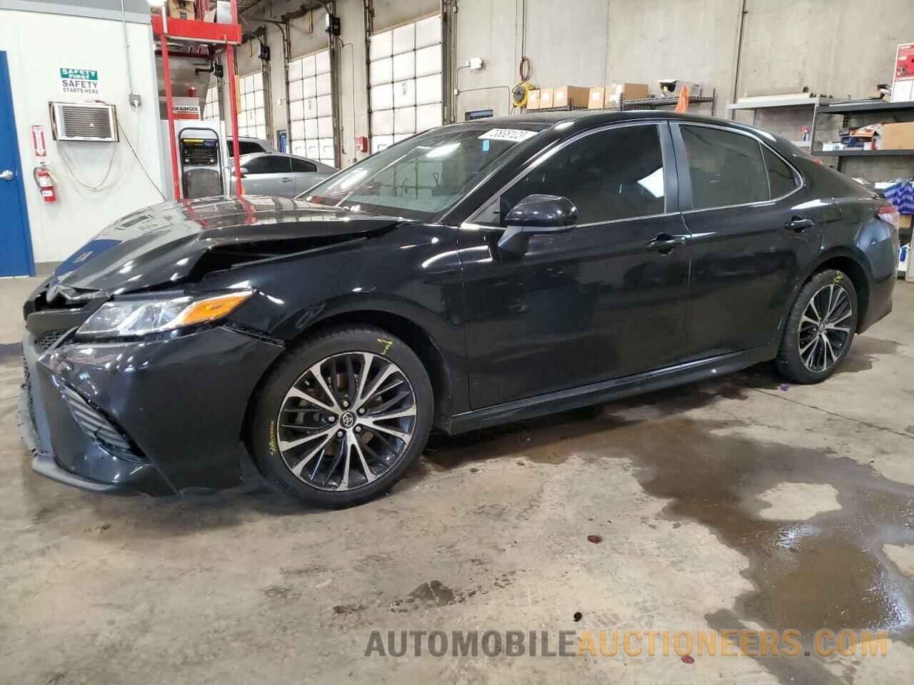 4T1B11HK2JU502189 TOYOTA CAMRY 2018