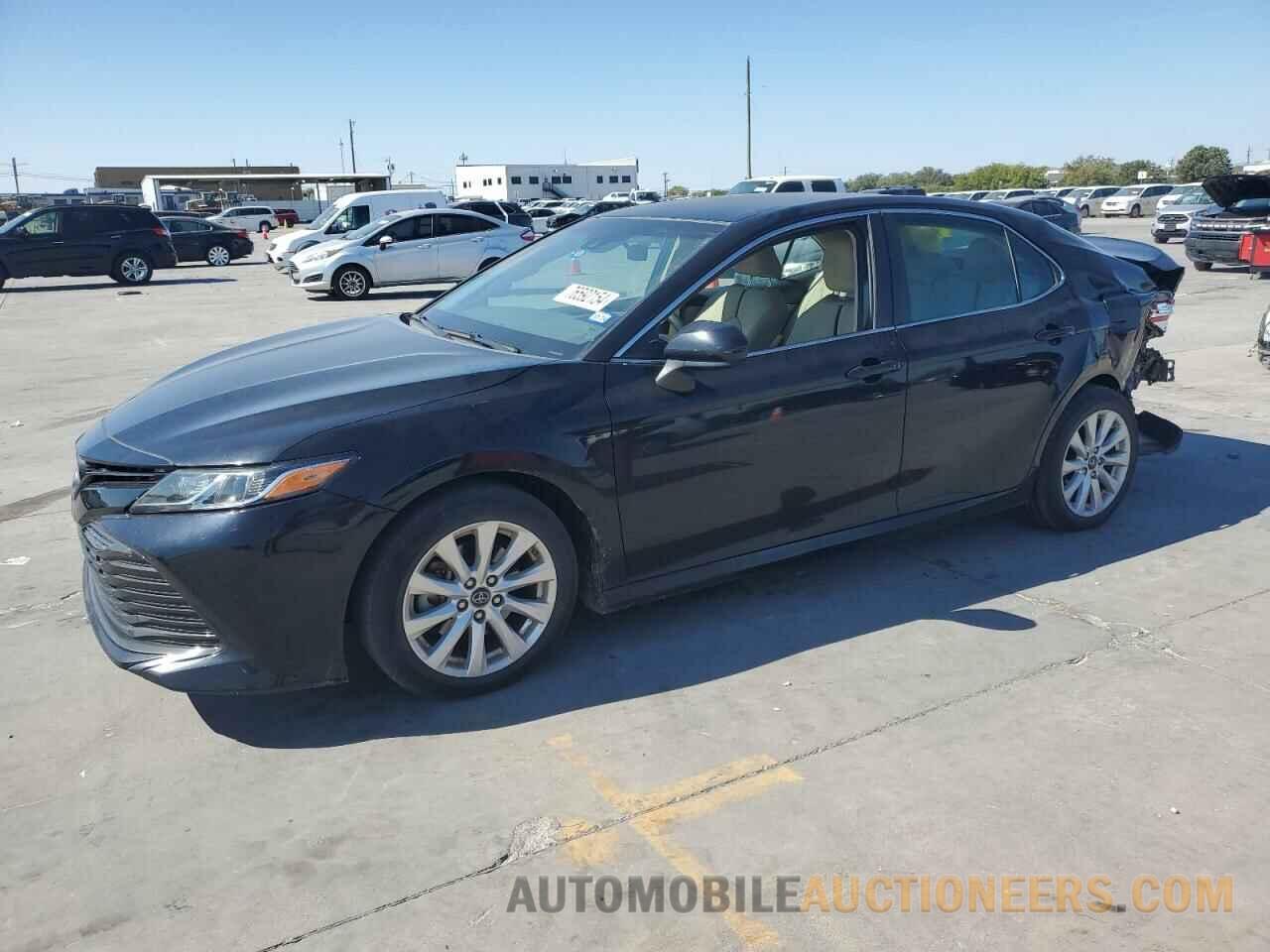 4T1B11HK2JU506212 TOYOTA CAMRY 2018