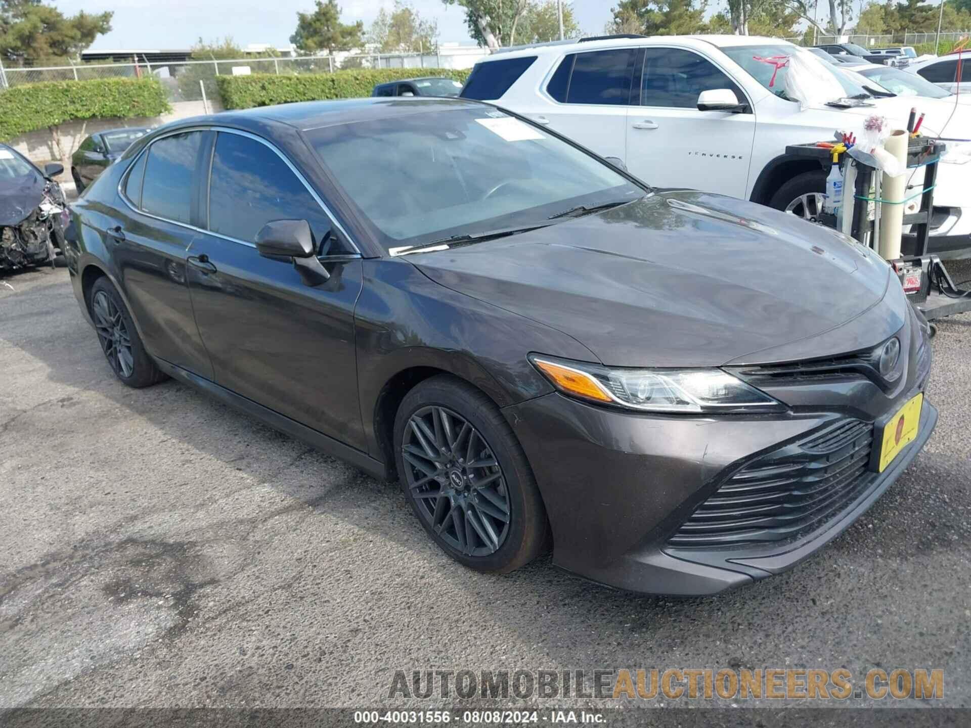 4T1B11HK2JU507957 TOYOTA CAMRY 2018