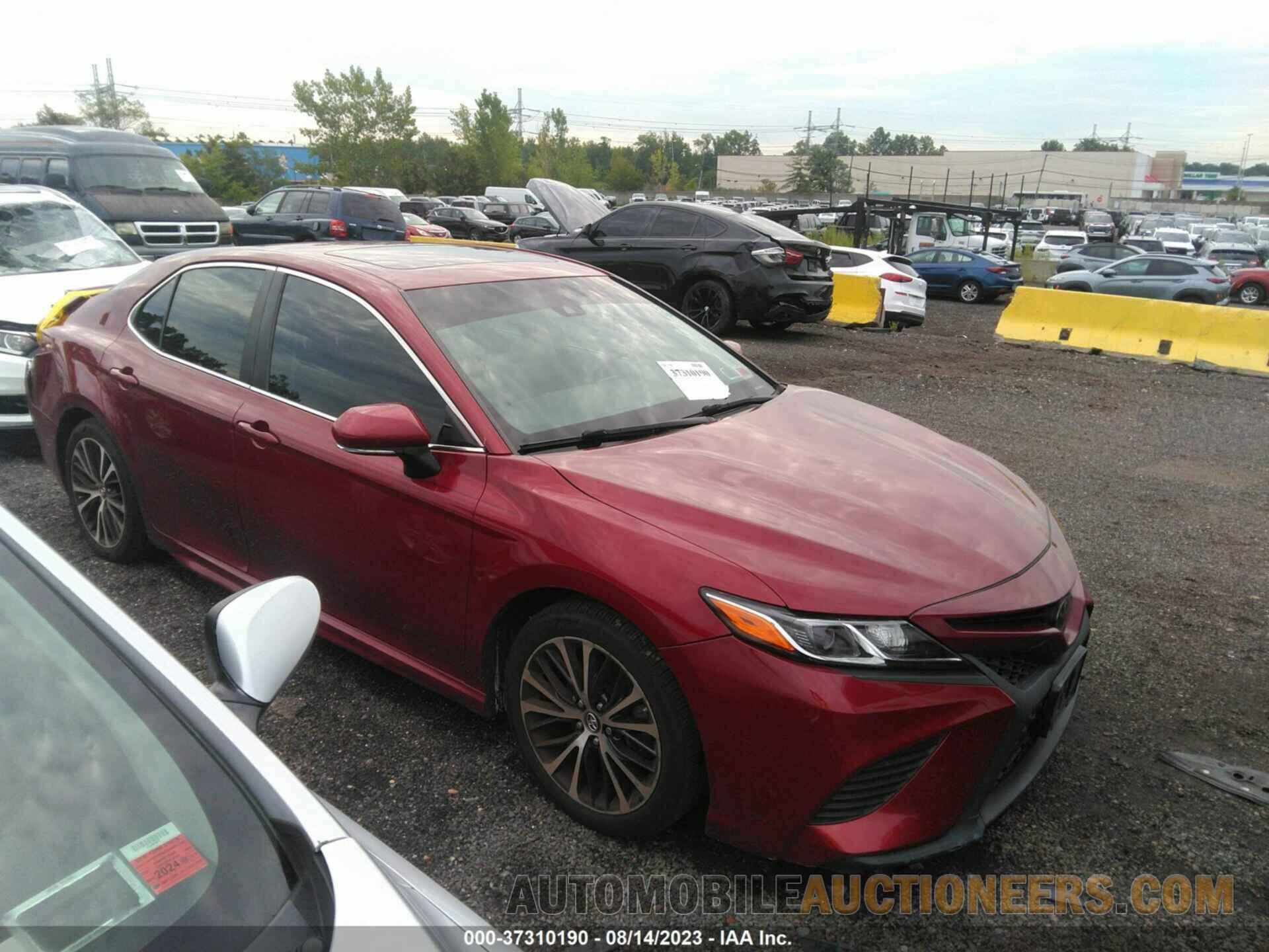 4T1B11HK2JU508428 TOYOTA CAMRY 2018