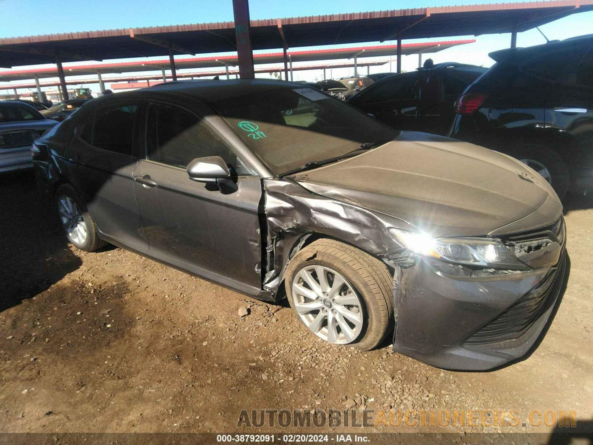 4T1B11HK2JU509370 TOYOTA CAMRY 2018