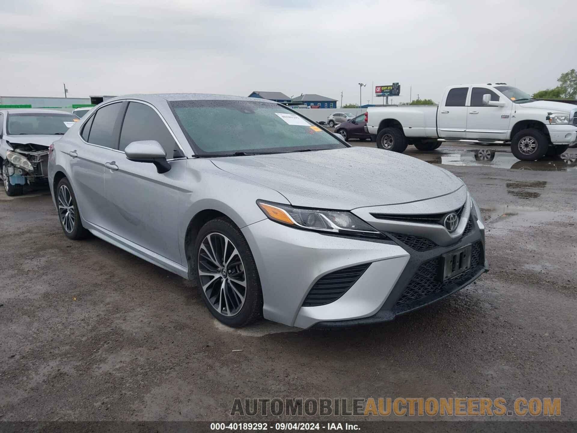 4T1B11HK2JU509501 TOYOTA CAMRY 2018