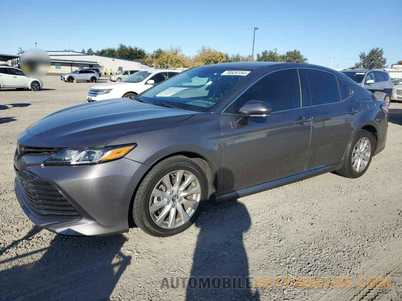 4T1B11HK2JU512785 TOYOTA CAMRY 2018