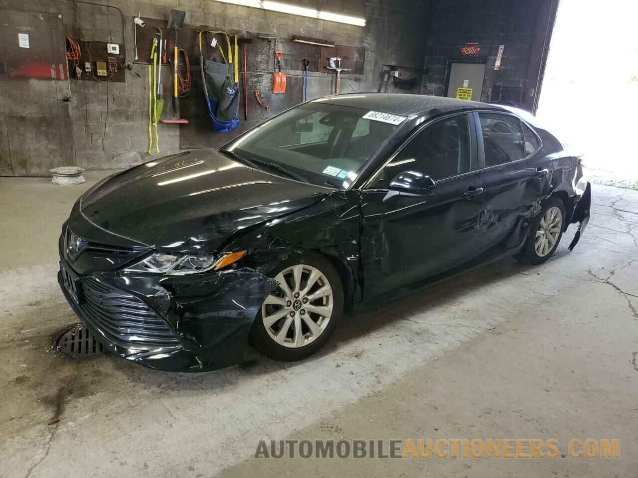 4T1B11HK2JU513760 TOYOTA CAMRY 2018