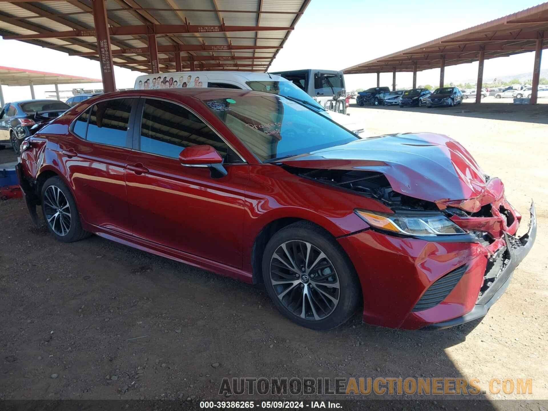 4T1B11HK2JU515220 TOYOTA CAMRY 2018