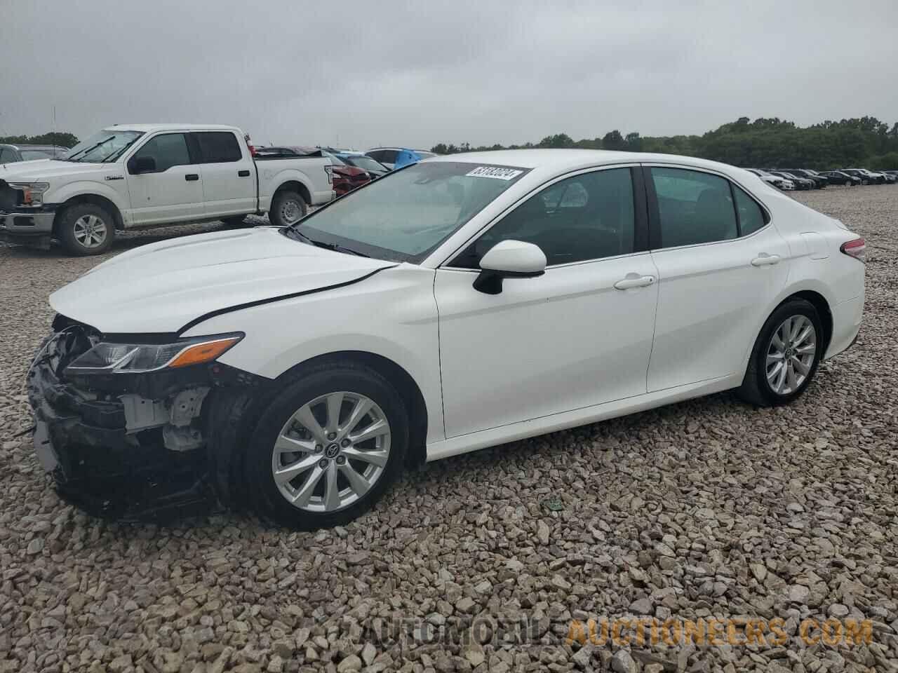 4T1B11HK2JU515766 TOYOTA CAMRY 2018