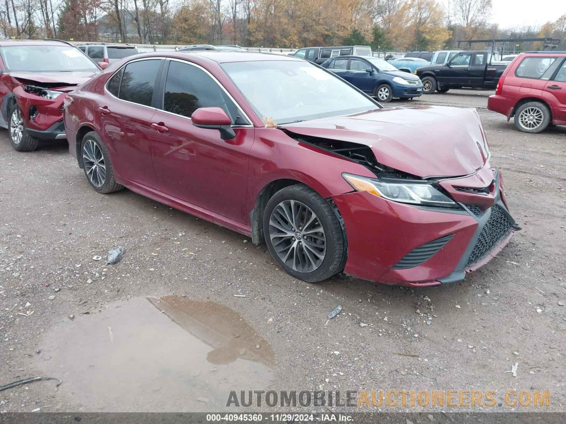 4T1B11HK2JU516979 TOYOTA CAMRY 2018