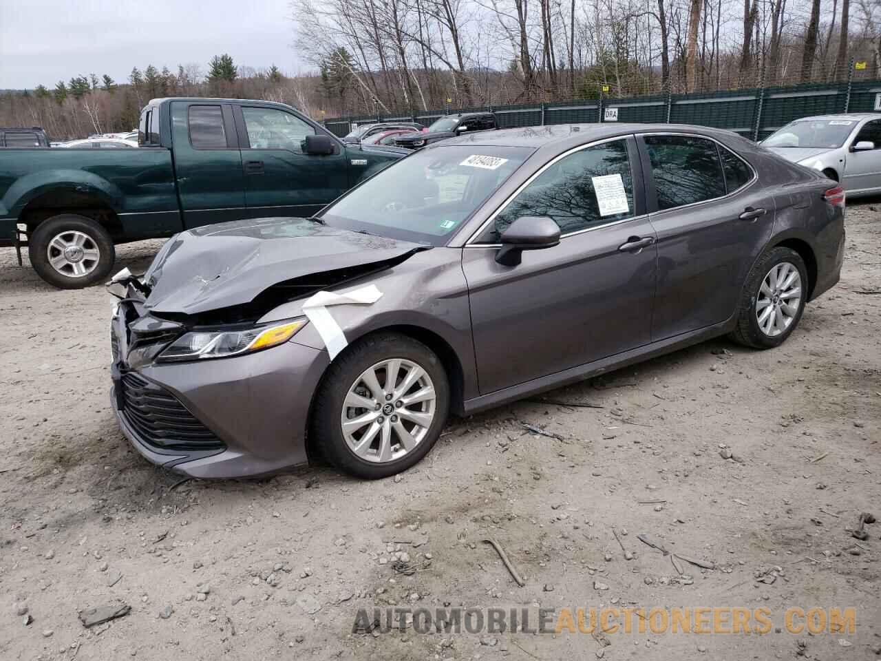 4T1B11HK2JU517002 TOYOTA CAMRY 2018