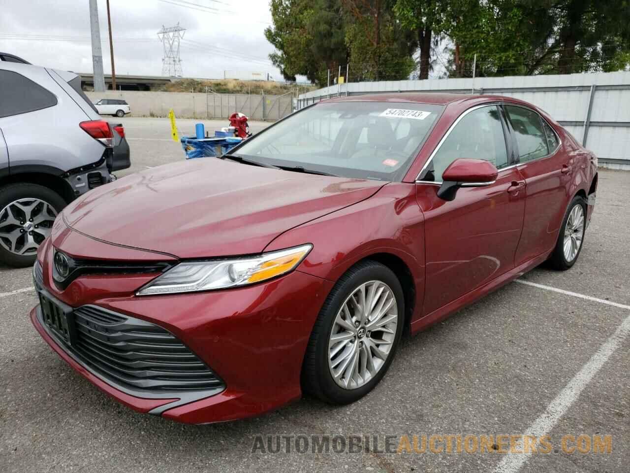 4T1B11HK2JU517792 TOYOTA CAMRY 2018